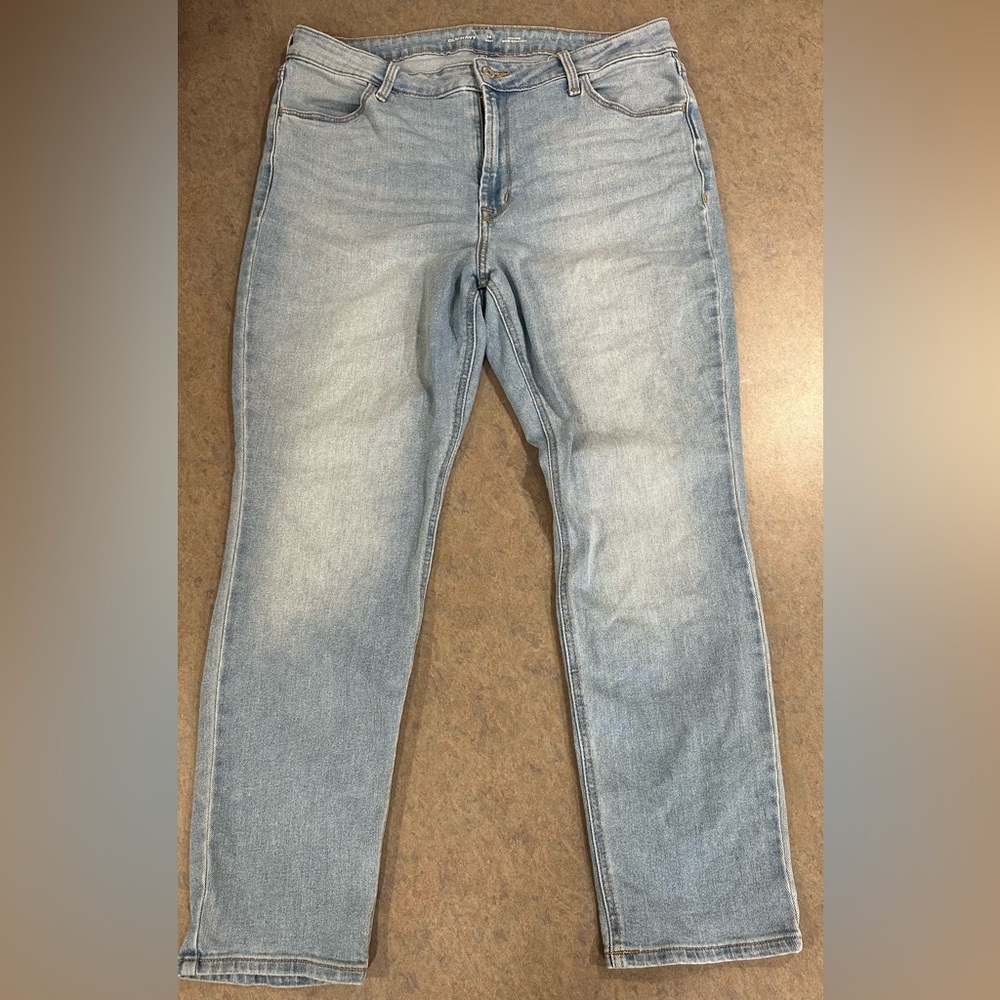 Old Navy High-Rise Wow Straight Jean